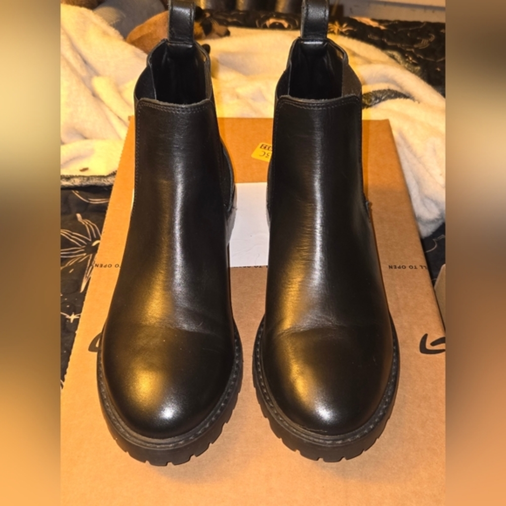 Steve Madden Leopold Boots size 8